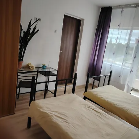 Clara Πανσιόν