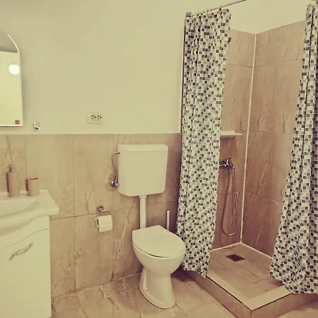 Clara Κλουζ-Ναπόκα