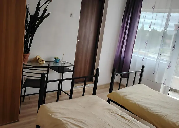 Clara בית הארחה