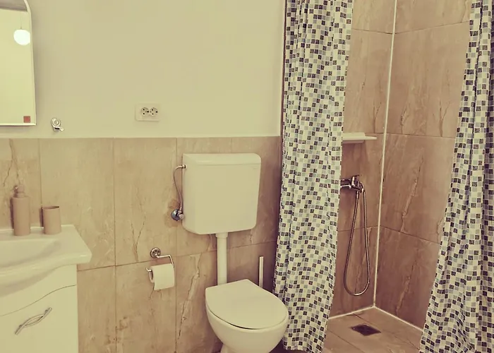 Clara קלוז'-נאפוקה